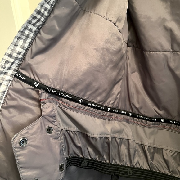 Burton-The White Collection women’s Ski/Snowboard jacket, Size M - Picture 7 of 8